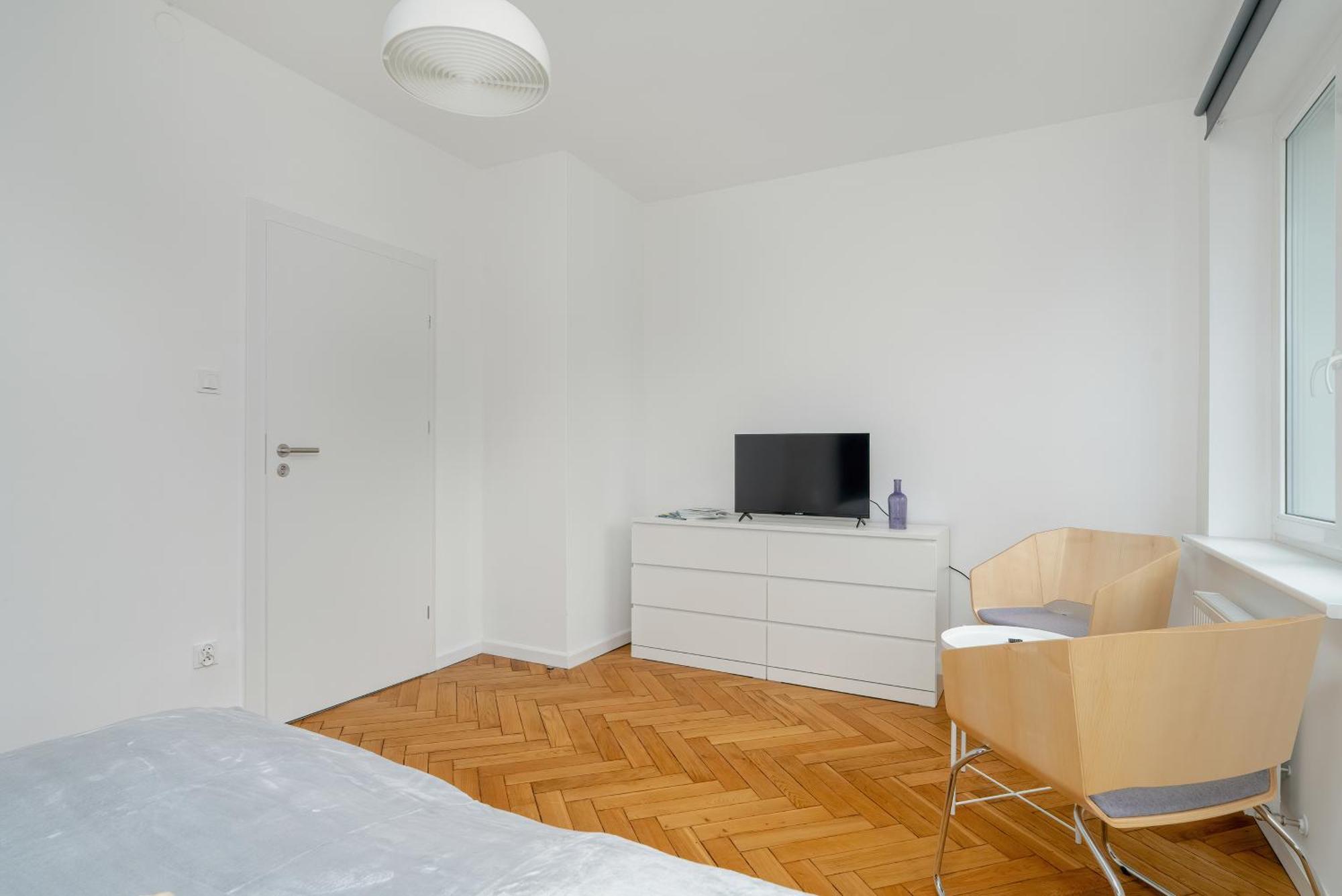 Rycerska With Parking By Renters